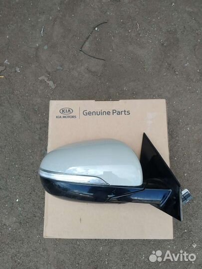 Правое зеркало заднего вида Kia Sorento 3,2014 год