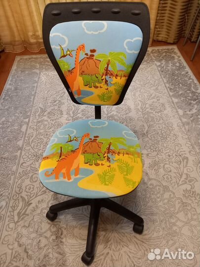Продаю стул для школьника