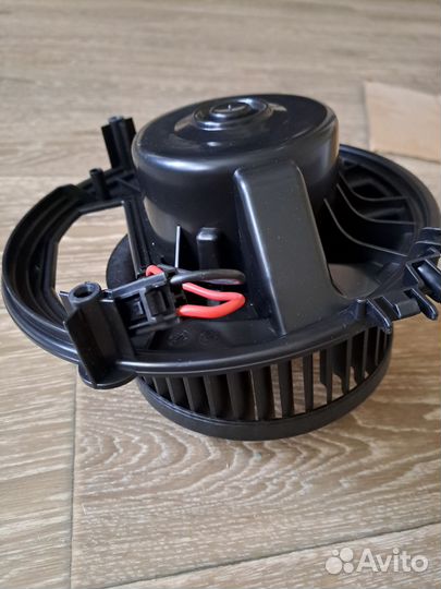 Мотор отопителя Skoda Octavia A7