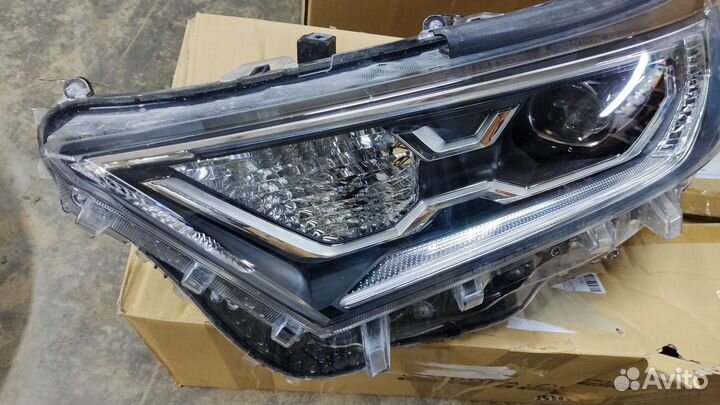 Фара Toyota rav-4 xa50 LED