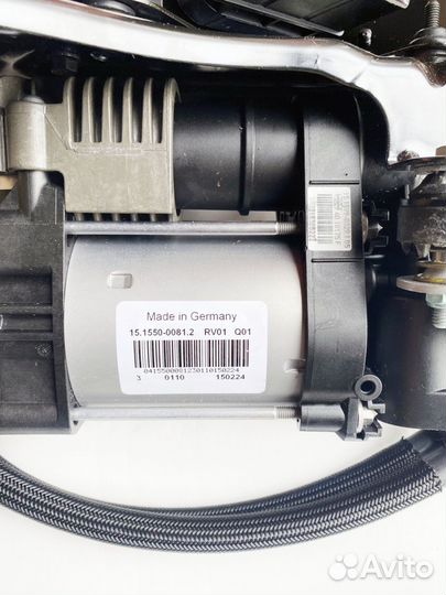 Компрессор пневмоподвески Jeep WK2 Limited