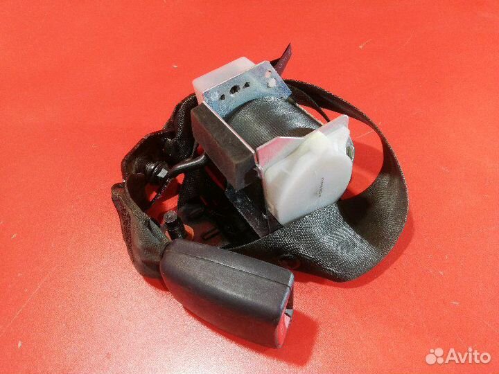 Ремень безопасности задний Kia Rio QB G4FA 2013