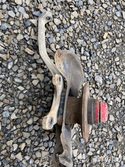 Кулак поворотный передний левый Mercedes-Benz