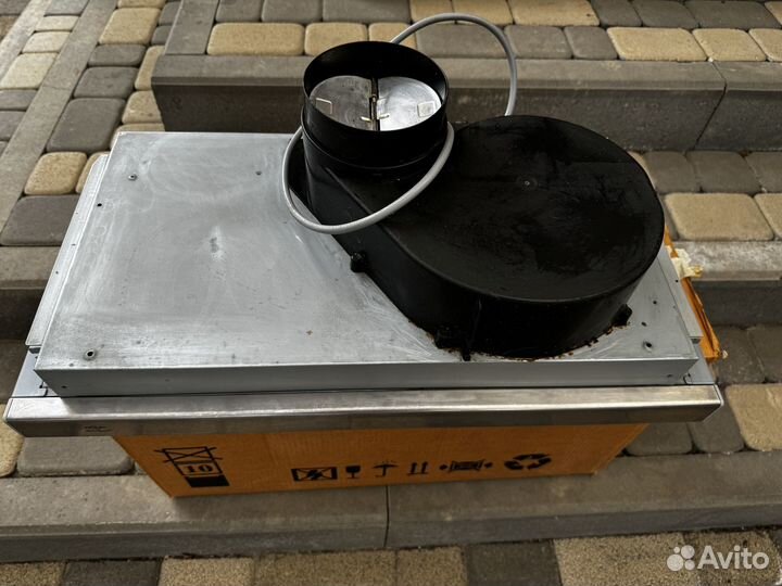 Газовая плита, мойка, вытяжки для кухни