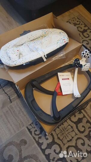 Шезлонг детский новый