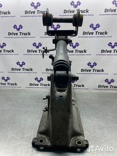 Подушка кабины в сборе с кронштейном задняя левая