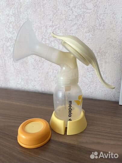 Молокоотсос medela ручной