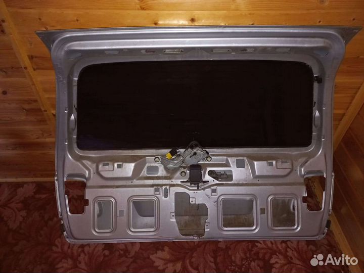 Крышка дверь багажника Mercedes w210