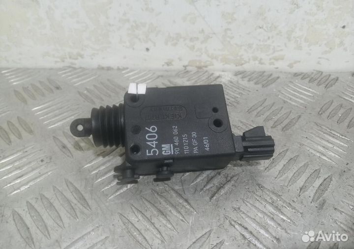 Активатор замка багажника Opel Zafira A