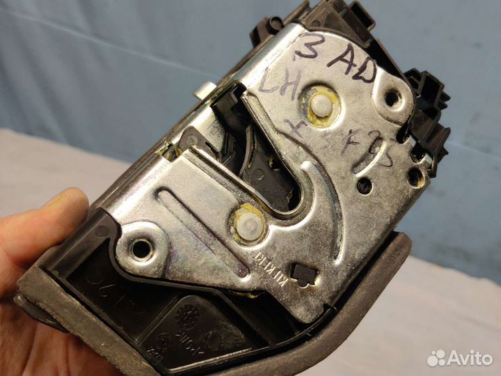 Замок задней левой двери BMW X3 F25