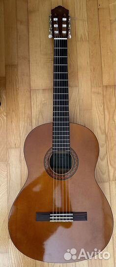 Классическая акустическая гитара Yamaha C40