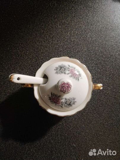 Фарфоровая соусница с росписью