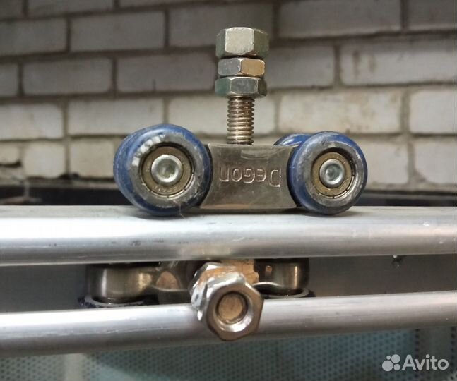 Направляющая верхняя для роликов раздвижных дверей