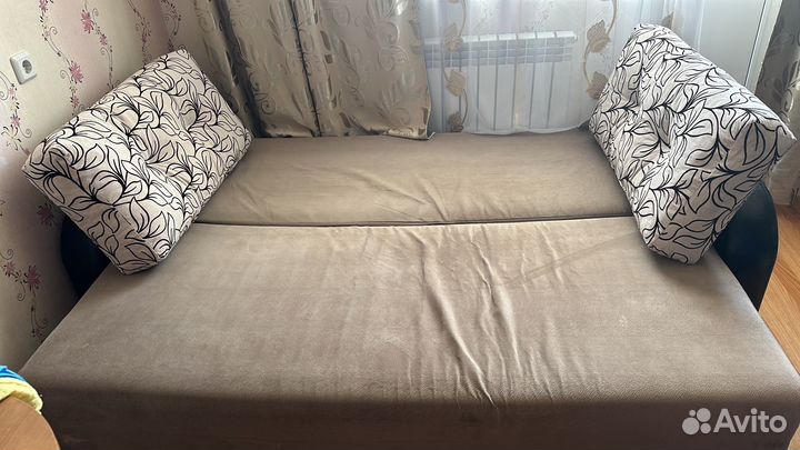 Диван кровать с местом для белья
