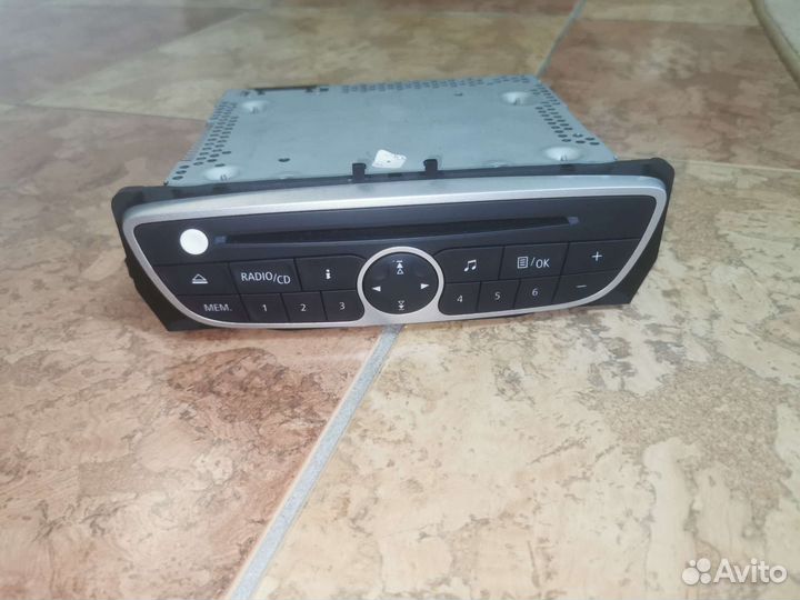 Автомагнитола Renault