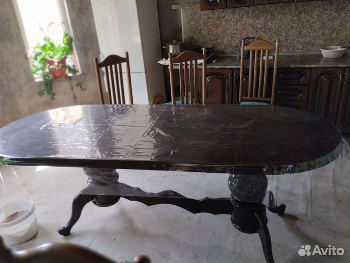 Кухонный стол