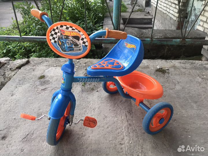 Трехколесный велосипед