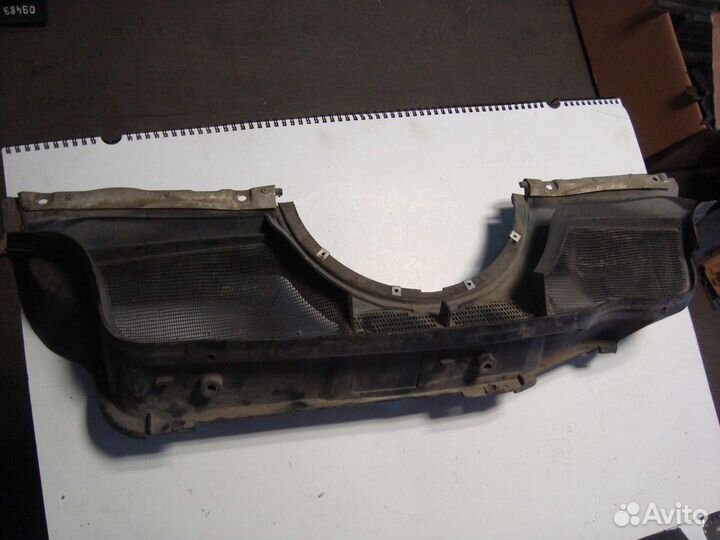 Водосток лобового стекла (жабо) W124 A1246200978