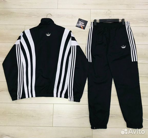 Спортивный костюм Adidas