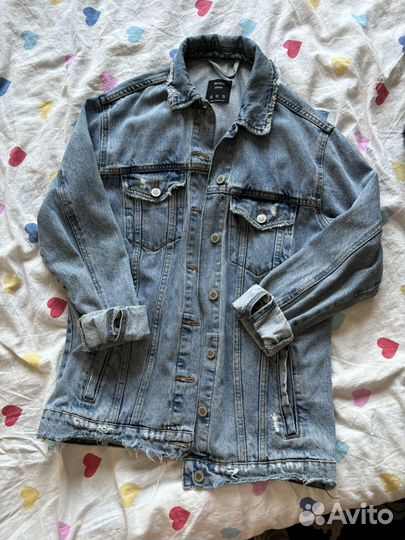 Джинсовая куртка с потёртостями