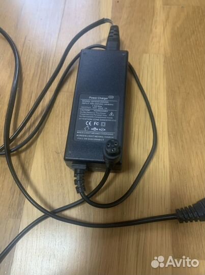 Зарядное устройство для гироскутера