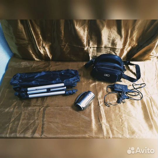 Видеокамера для блогеров Panasonic hc v210