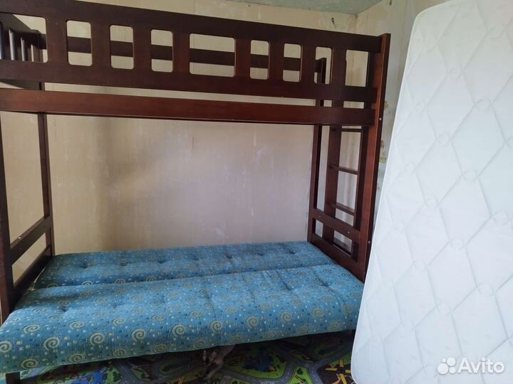 Кровать двухьярусная бу