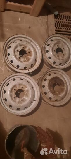 Штампованные диски на ниву r16