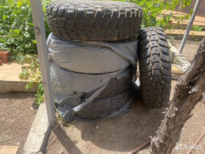 Kumho Road Venture MT51 235/85 R16