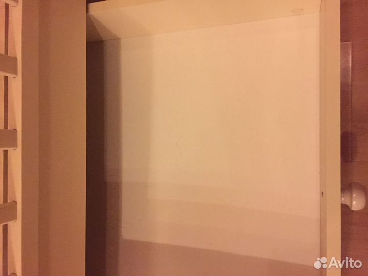 Детская кроватка с маятником из массива дерева