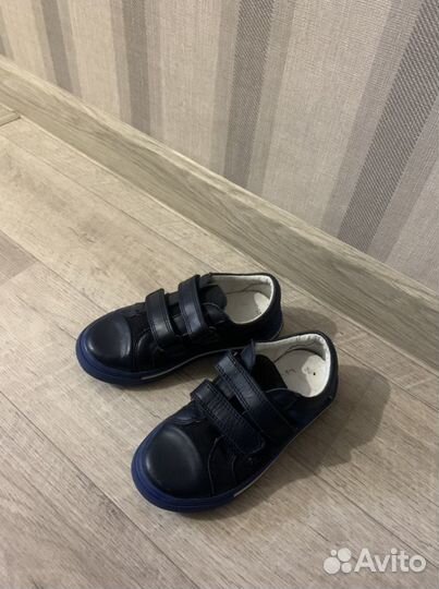 Кроссовки bartek