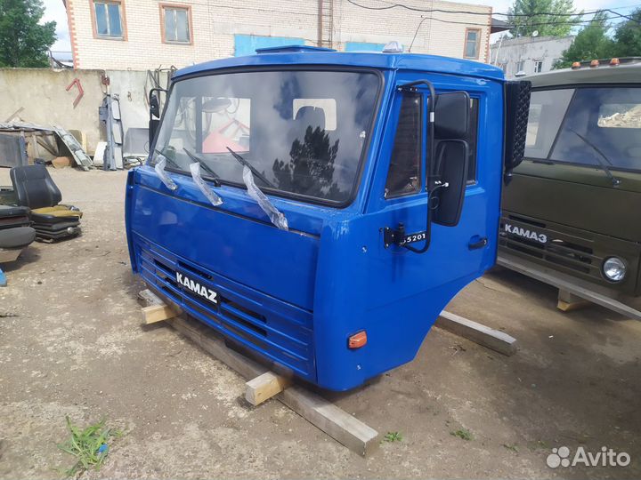 Кабина автокрана Галич Камаз 53215, синяя