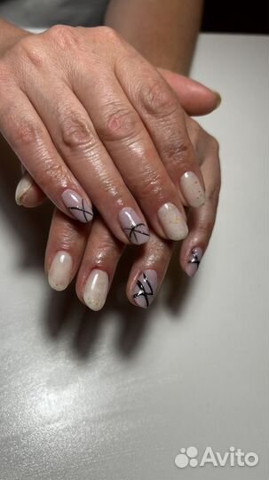 Модель на маникюр