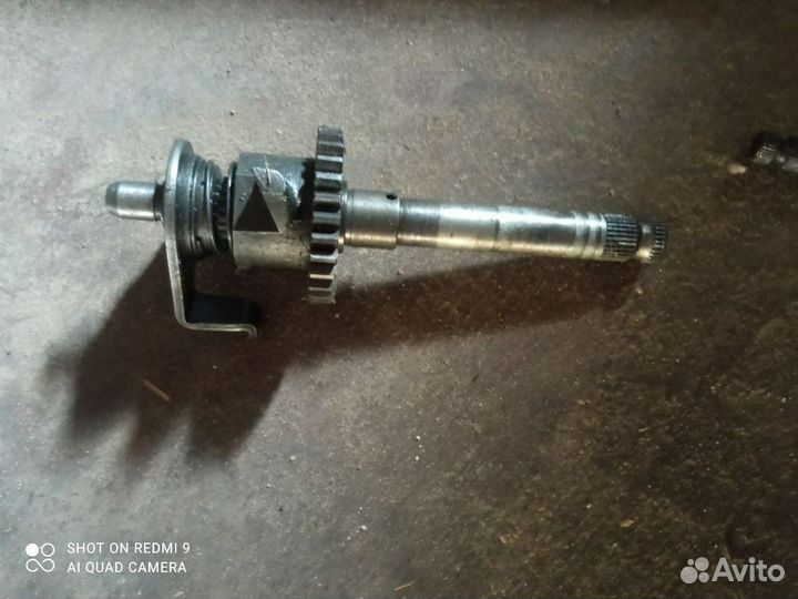 Вал кик стартера