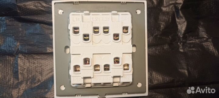 Выключатель проходной тумблереый