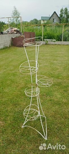 Подставка для цветов металлическая
