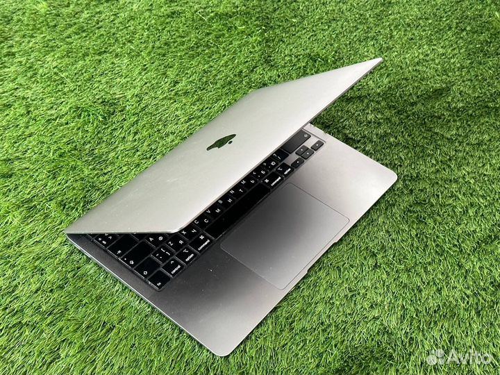MacBook Air 13 2020 999 циклов