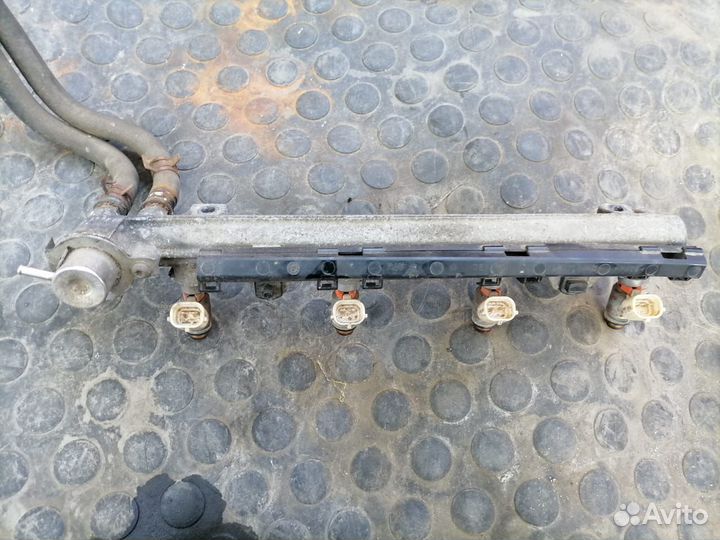 Рампа топливная с форсунками skoda octavia a4 tour