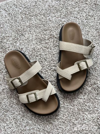 Женские сандалии Zara