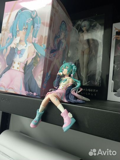 Аниме фигурка Мику