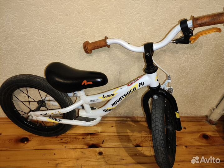 Беговел Novatrack Breeze 14