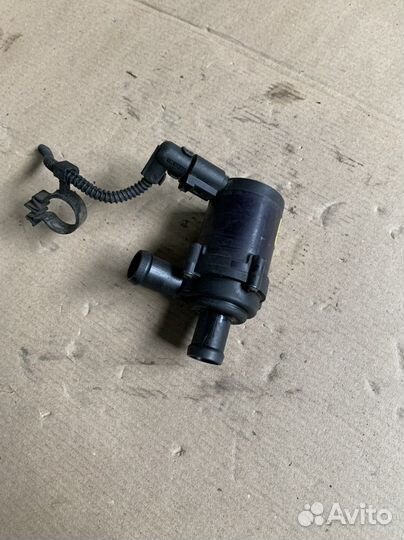 Электро помпа Audi Q7 VAG