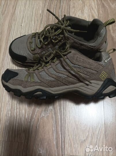 Кроссовки женские 38 размер