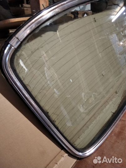 Заднее стекло mercedes w210