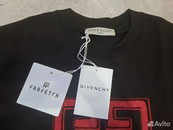 Футболка Givenchy