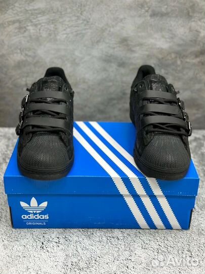 Кроссовки adidas