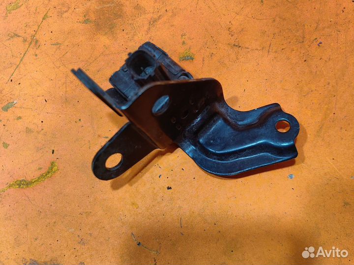 Датчик airbag Toyota 89174-30030