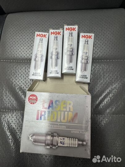 Свечи зажигания NGK (IMR9C-9HES)
