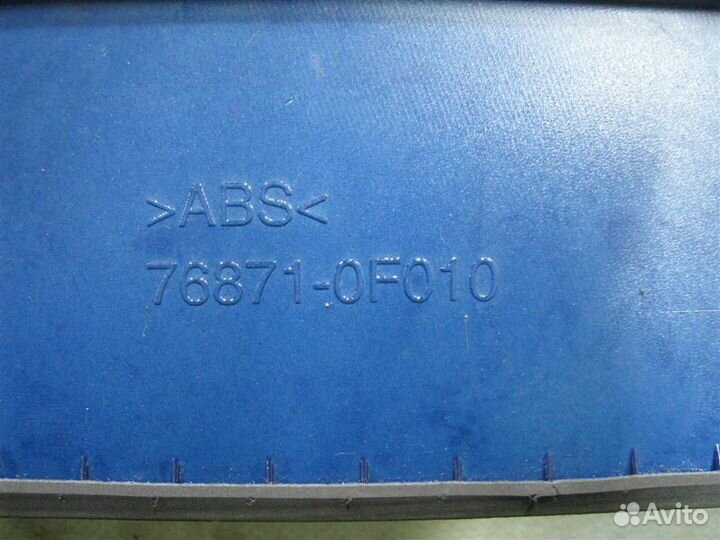 Спойлер крышки багажника Toyota Verso R2 2015