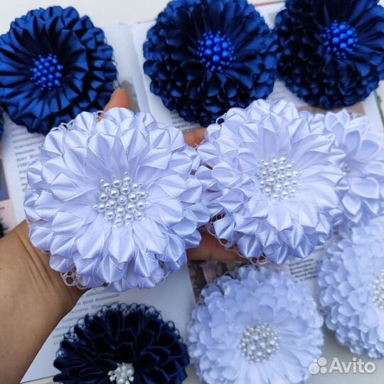 Пышные белые банты на 1 сентября